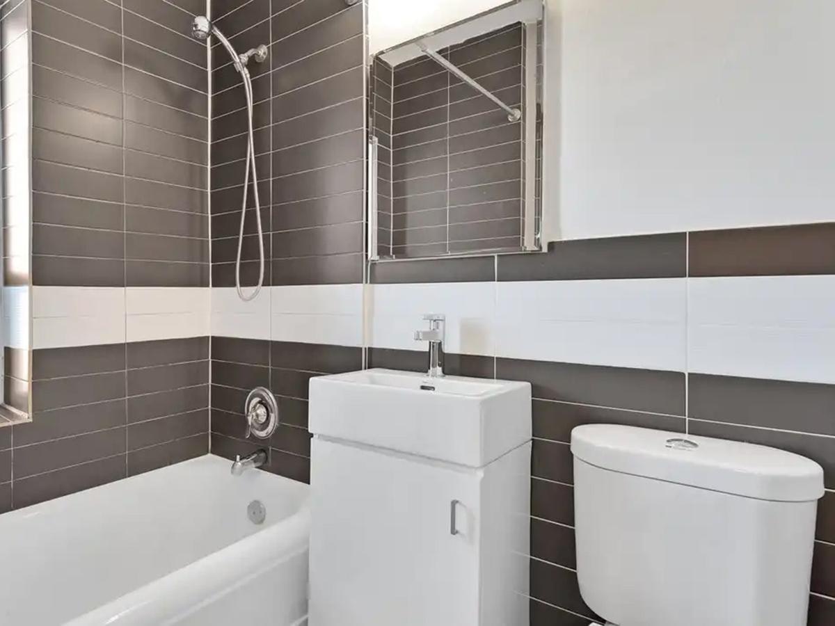 166 Eastbourne Avenue, Toronto, ON, M5P 2G6 - 5