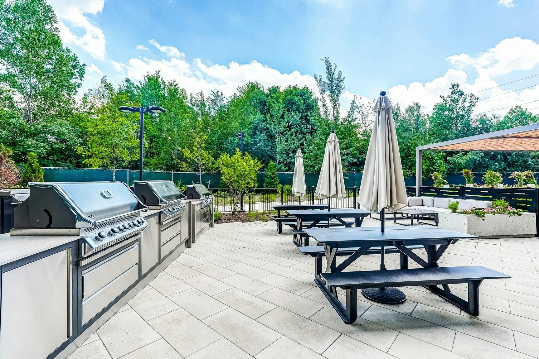 610 Martin Grove Rd, Toronto, ON, M9R 0A4 - 27