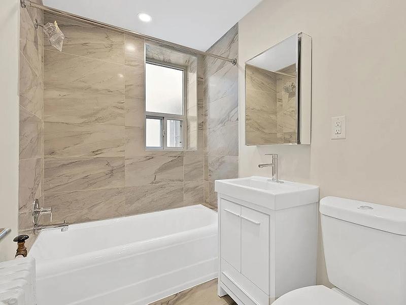699-403-697 Eglinton Avenue West, Toronto, ON, M5N 1C6 - 4