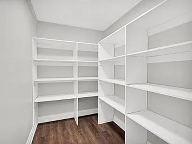 699-403-697 Eglinton Avenue West, Toronto, ON, M5N 1C6 - 7