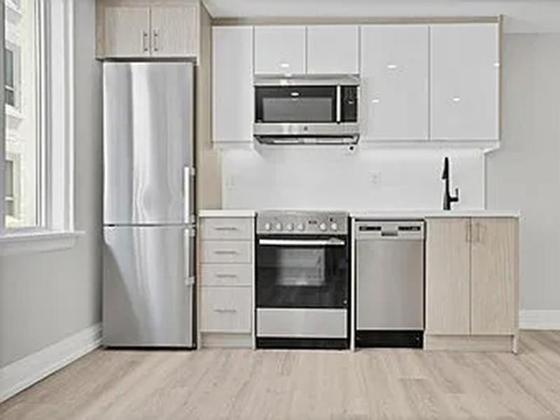 701-102-697 Eglinton Avenue West, Toronto, ON, M5N 1C6 - 5