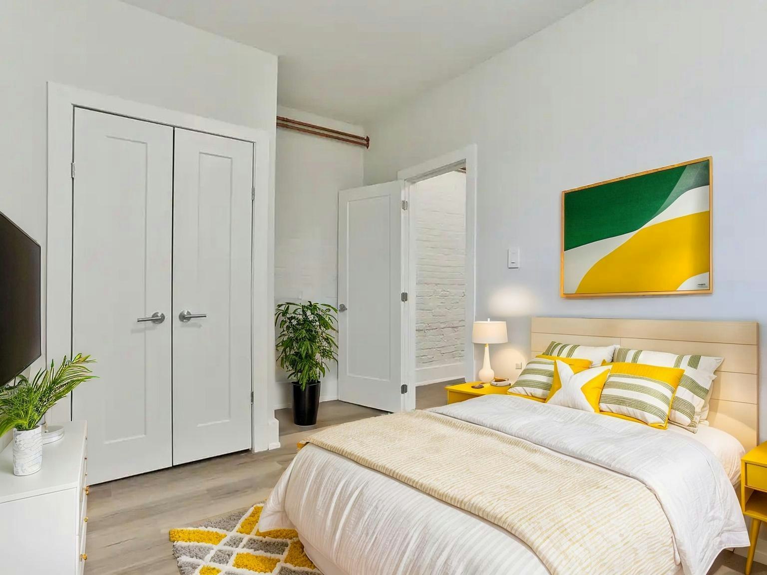 915 St Clair Avenue West, Toronto, ON, M6C 1C7 - 5