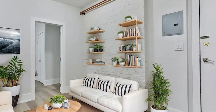 915 St Clair Avenue West, Toronto, ON, M6C 1C7 - 4