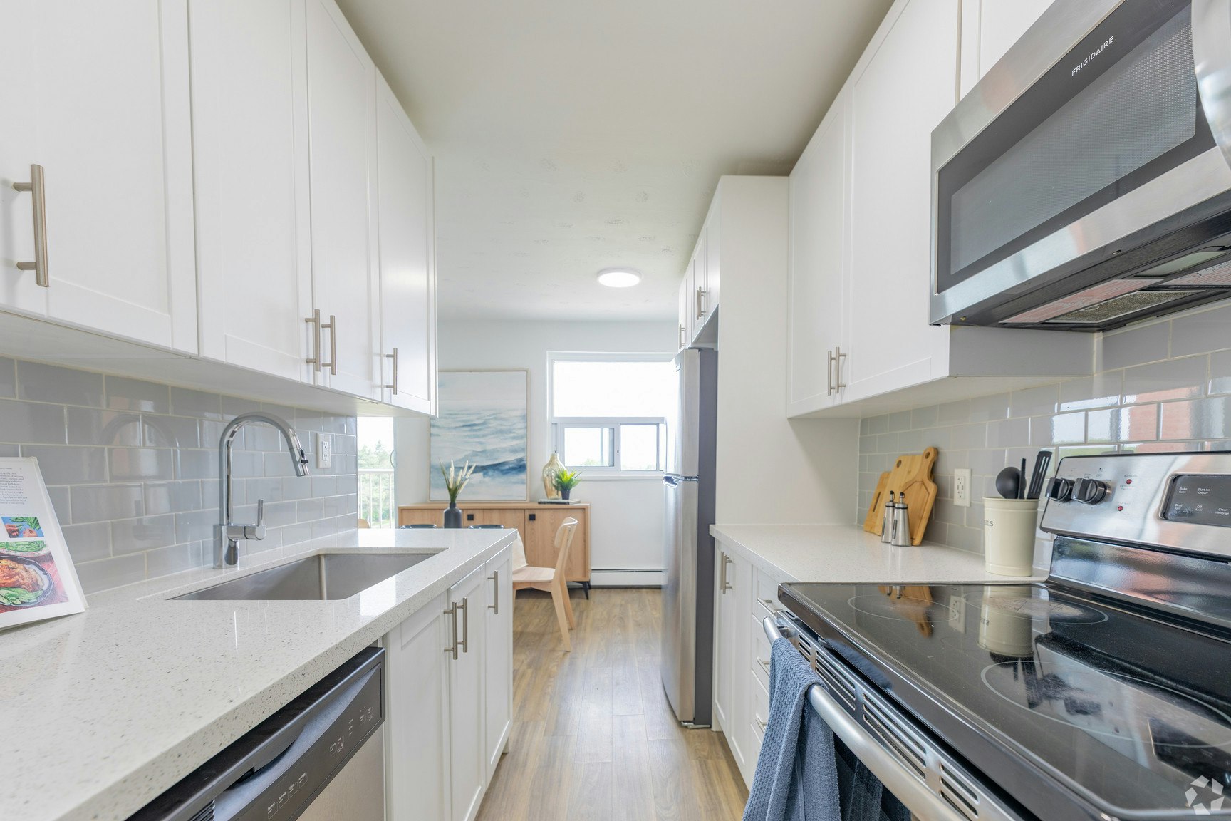102-718 Lawrence Road, Hamilton, ON, L8K 1Z6 - 4