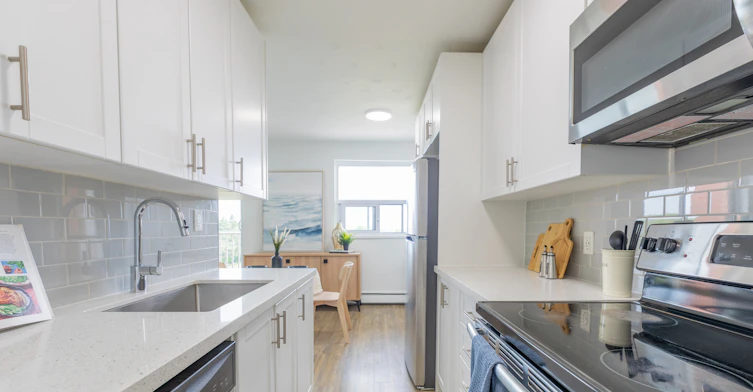 102-718 Lawrence Road, Hamilton, ON, L8K 1Z6 - 4