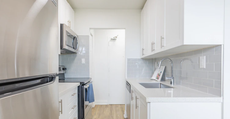 102-718 Lawrence Road, Hamilton, ON, L8K 1Z6 - 5