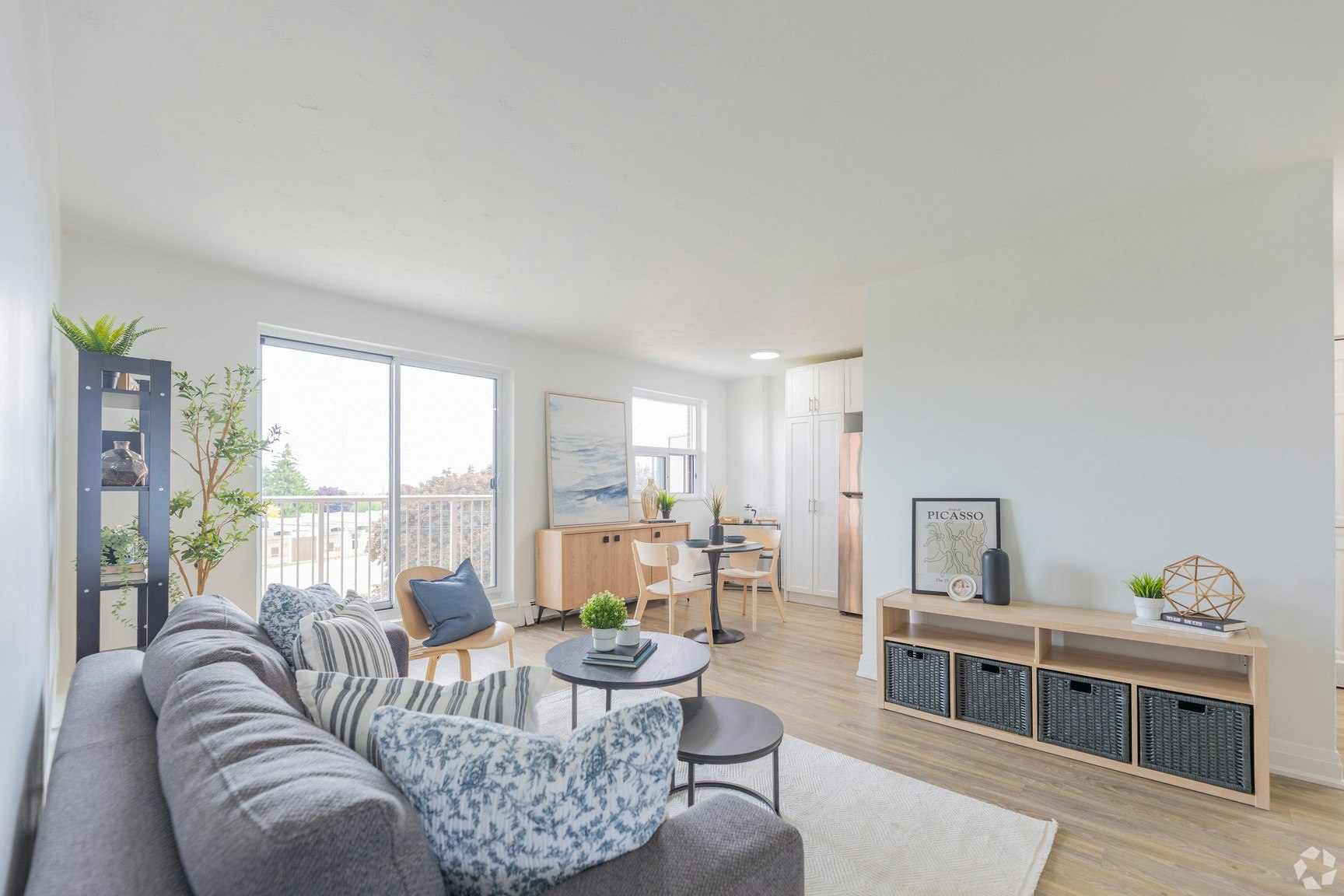 102-718 Lawrence Road, Hamilton, ON, L8K 1Z6 - 2