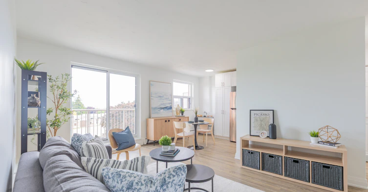 102-718 Lawrence Road, Hamilton, ON, L8K 1Z6 - 2