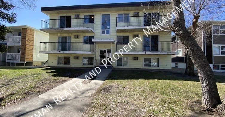 7-828 Empress, Regina, SK, S4T 5E1