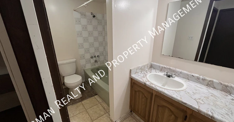 3-828 Empress, Regina, SK, S4T 5E1 - 3