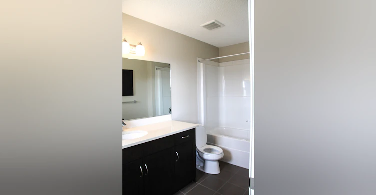 9047 52 Street Northeast, Calgary, AB, T3J 0V5 - 5