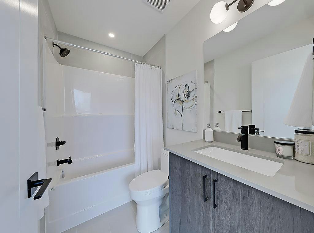 2015 26 Avenue Northwest, Calgary, AB, T2M 2G5 - 15
