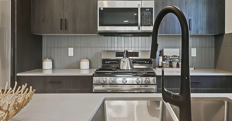 2015 26 Avenue Northwest, Calgary, AB, T2M 2G5 - 6