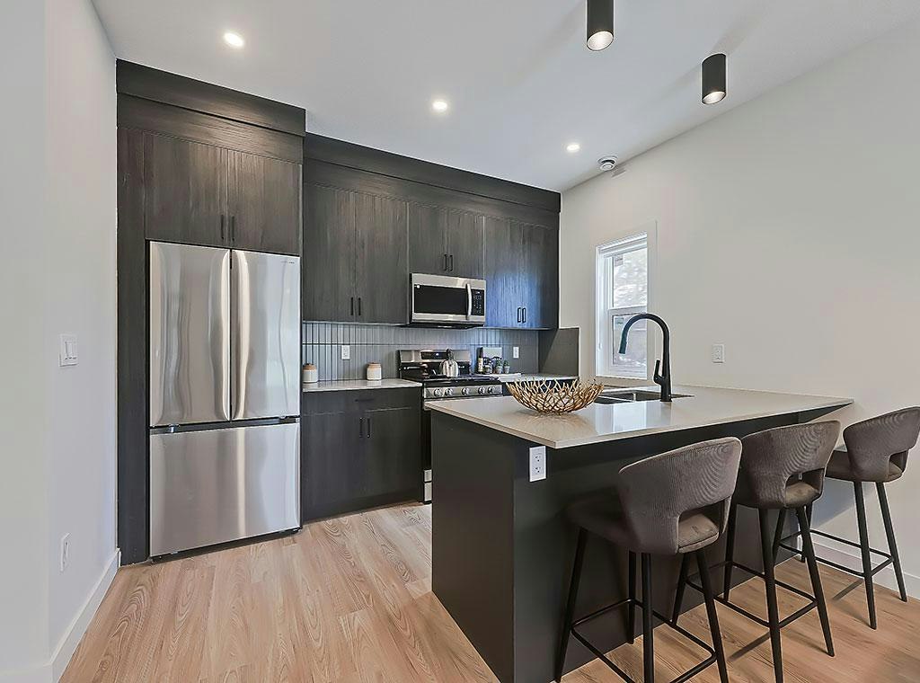 2015 26 Avenue Northwest, Calgary, AB, T2M 2G5 - 4