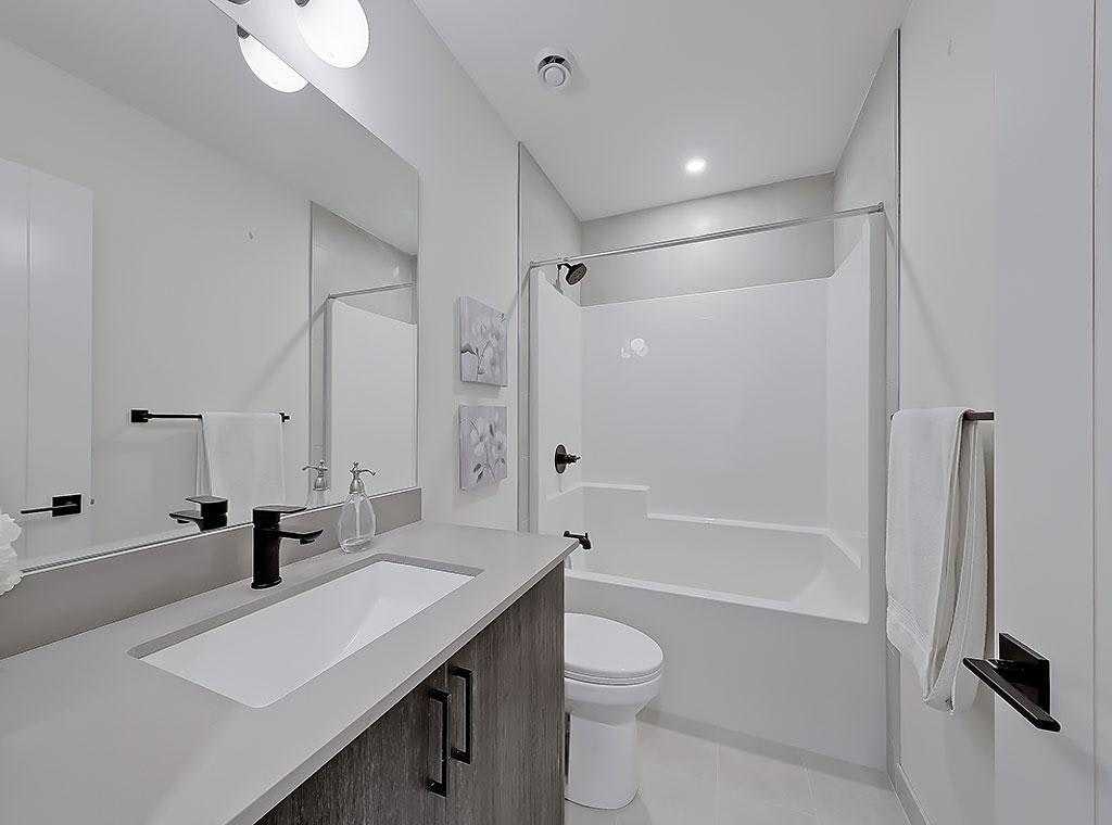 2015 26 Avenue Northwest, Calgary, AB, T2M 2G5 - 9