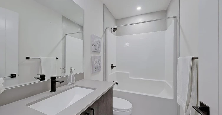 2015 26 Avenue Northwest, Calgary, AB, T2M 2G5 - 9