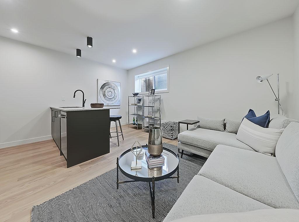 2015 26 Avenue Northwest, Calgary, AB, T2M 2G5