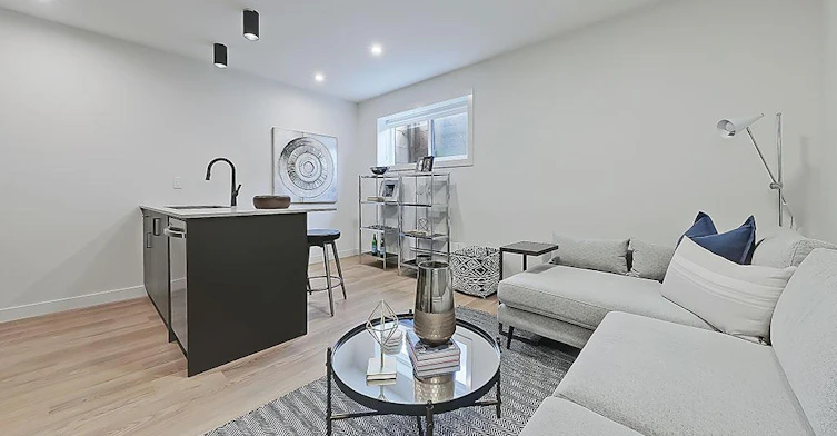 2015 26 Avenue Northwest, Calgary, AB, T2M 2G5