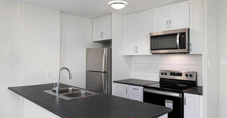 290-0205-50 Adelaide Avenue E, Oshawa, ON, L1G 1Y9 - 9