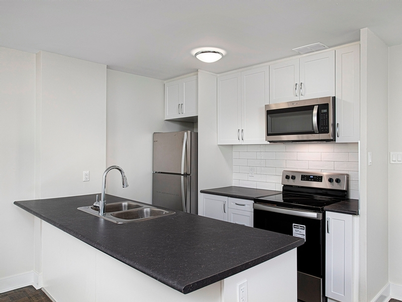 50-0403-50 Adelaide Avenue E, Oshawa, ON, L1G 1Y9 - 9