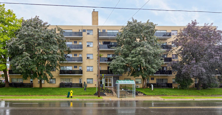 50-0403-50 Adelaide Avenue E, Oshawa, ON, L1G 1Y9 - 2