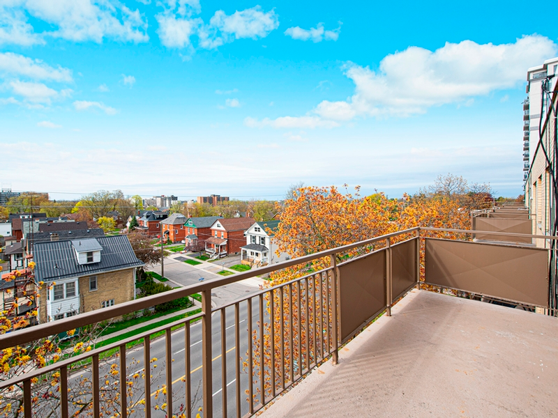 50-0403-50 Adelaide Avenue E, Oshawa, ON, L1G 1Y9 - 5