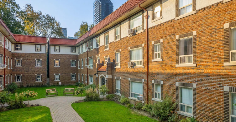 25 Sherwood Avenue, Toronto, ON, M4P 2A6 - 5