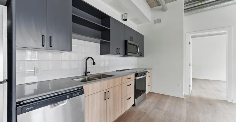 744 4 Avenue, Calgary, AB, T2P 3T4 - 13