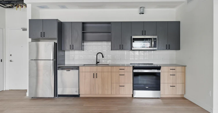 744 4 Avenue, Calgary, AB, T2P 3T4 - 4