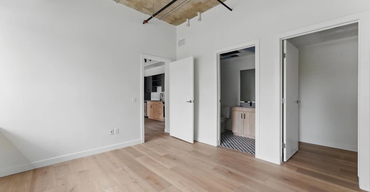 744 4 Avenue, Calgary, AB, T2P 3T4 - 11