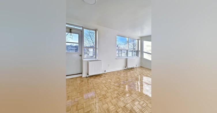 709 Kennedy Road, Toronto, ON, M1K 2C2