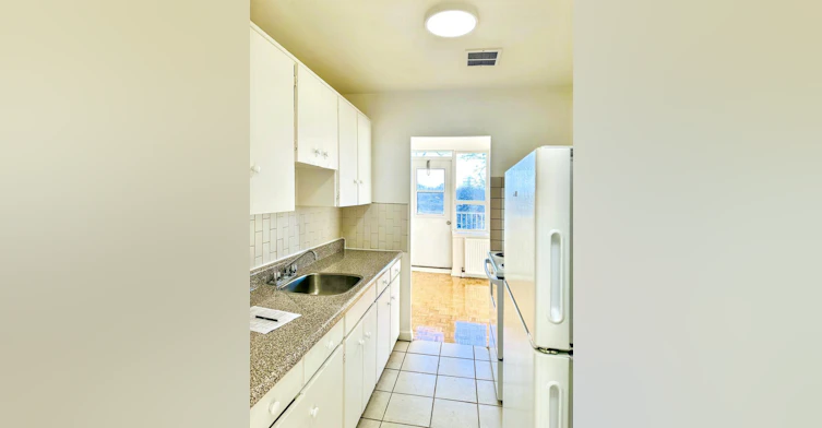 709 Kennedy Road, Toronto, ON, M1K 2C2 - 6