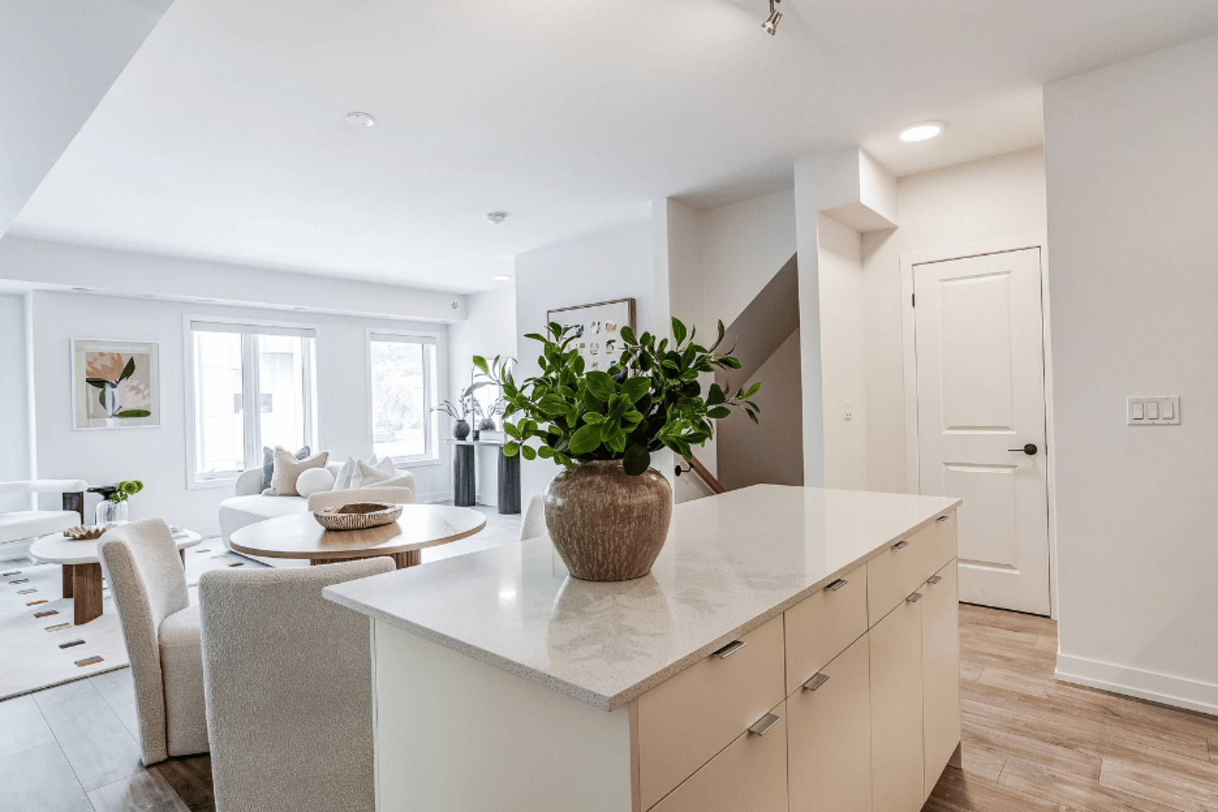 48-31 Farmstead Road, Toronto, ON, M2L 2X2
