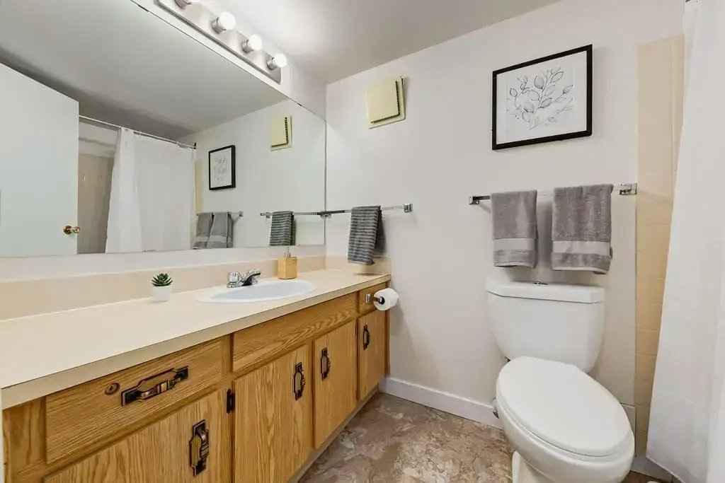 110-10910 110 Street NW, Edmonton, AB, T5H 3E4 - 34