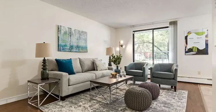 110-10910 110 Street NW, Edmonton, AB, T5H 3E4