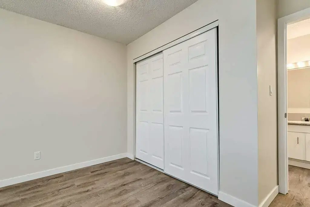 110-10910 110 Street NW, Edmonton, AB, T5H 3E4 - 14