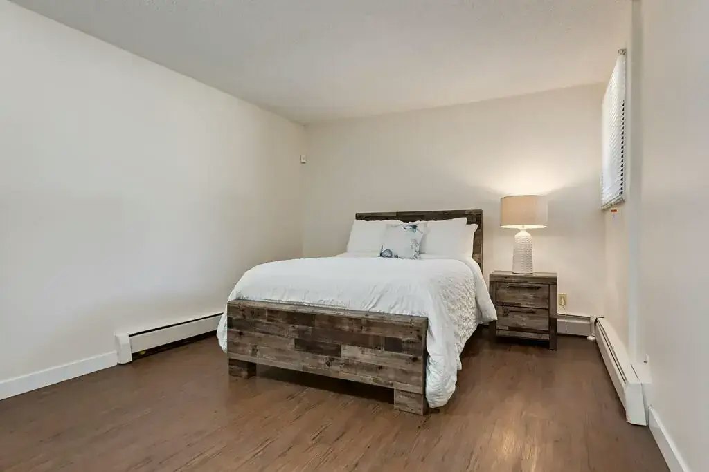 110-10910 110 Street NW, Edmonton, AB, T5H 3E4 - 31