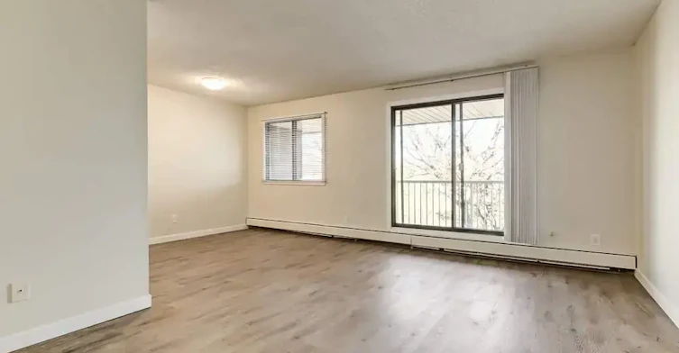 110-10910 110 Street NW, Edmonton, AB, T5H 3E4 - 12