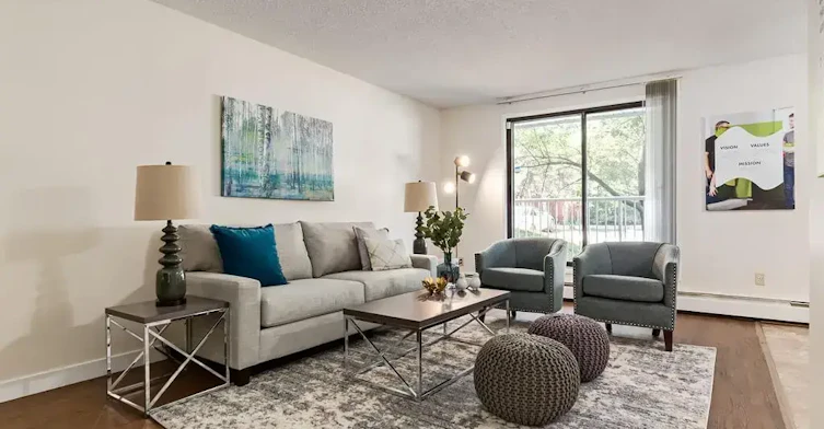110-10910 110 Street NW, Edmonton, AB, T5H 3E4