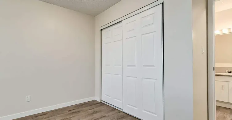 110-10910 110 Street NW, Edmonton, AB, T5H 3E4 - 14