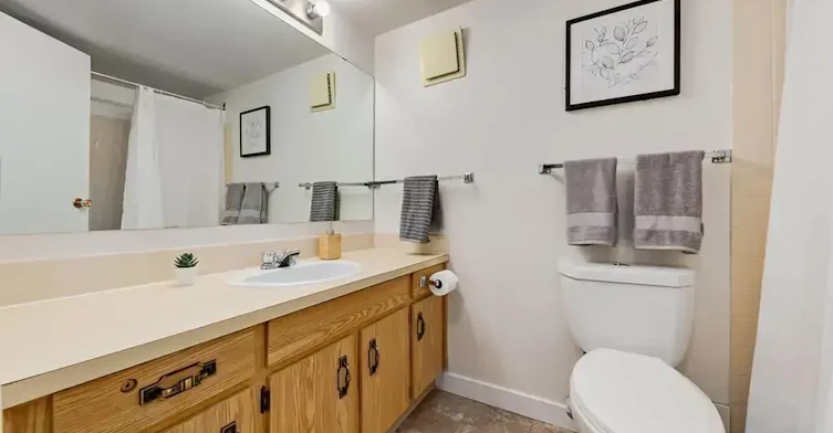 204-10910 110 Street NW, Edmonton, AB, T5H 3E4 - 34