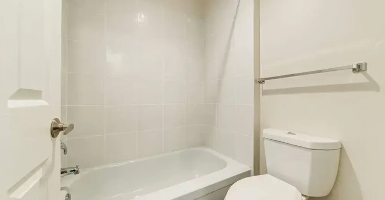 204-10910 110 Street NW, Edmonton, AB, T5H 3E4 - 16