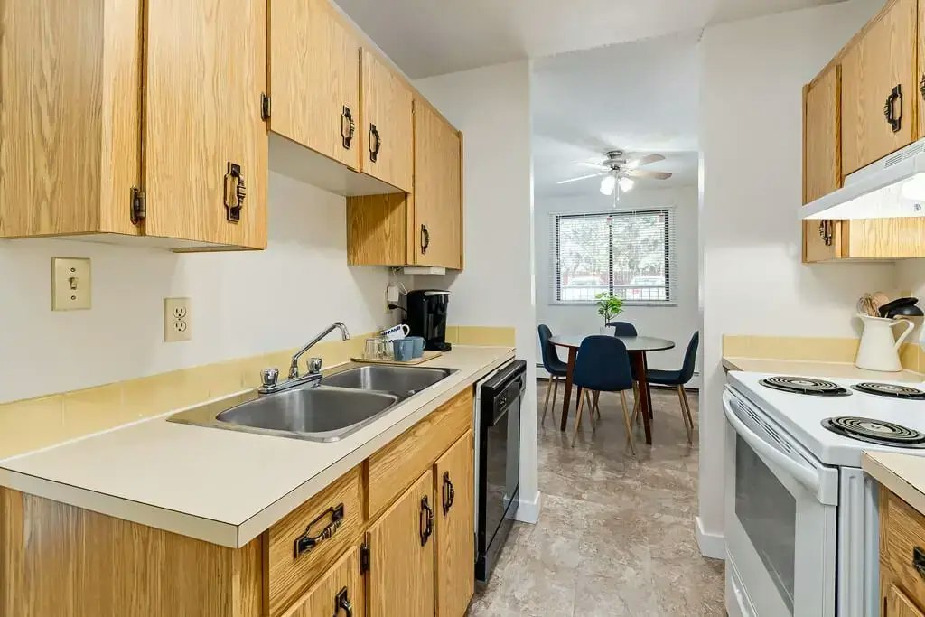 405-10910 110 Street NW, Edmonton, AB, T5H 3E4 - 25