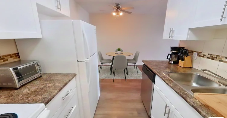706-10711 47 Avenue Northwest, Edmonton, AB, T6H 5J1 - 4