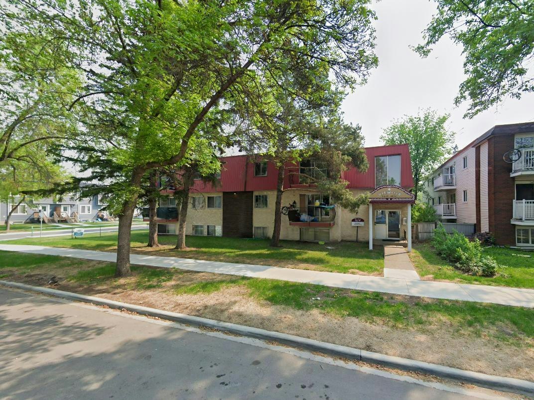11845 89 Street Northwest, Edmonton, AB, T5B 3V6 - 18