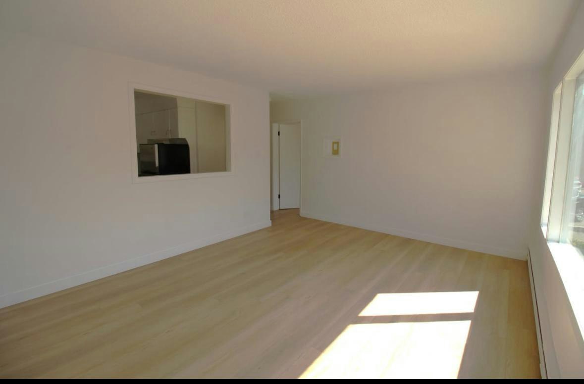 12403 117 Avenue Northwest, Edmonton, AB, T5M 3G6 - 10