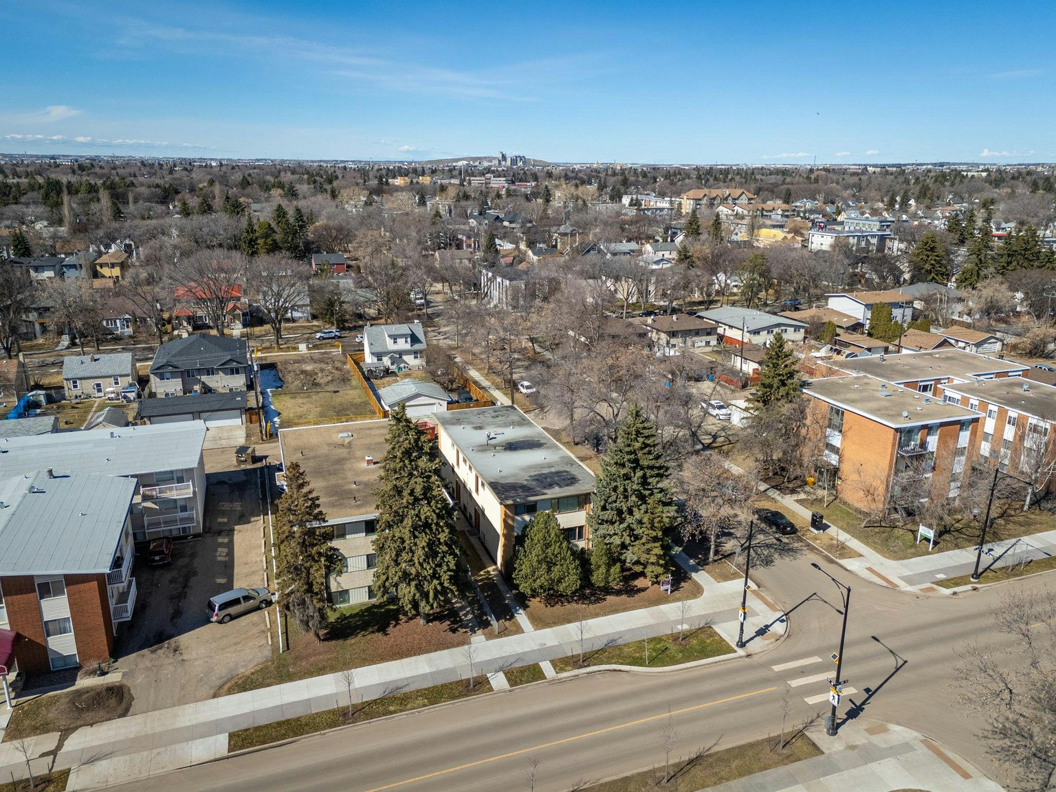 12403 117 Avenue Northwest, Edmonton, AB, T5M 3G6 - 25