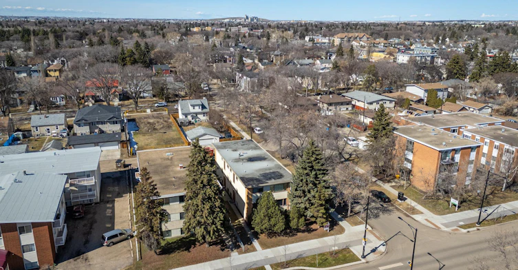 12403 117 Avenue Northwest, Edmonton, AB, T5M 3G6 - 25
