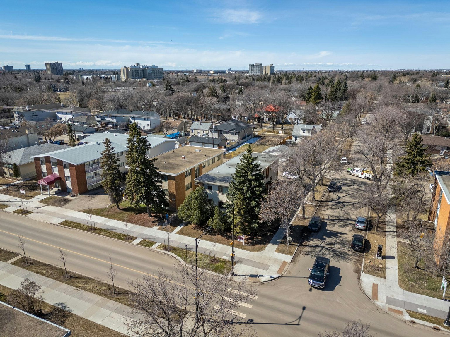 12403 117 Avenue Northwest, Edmonton, AB, T5M 3G6 - 26