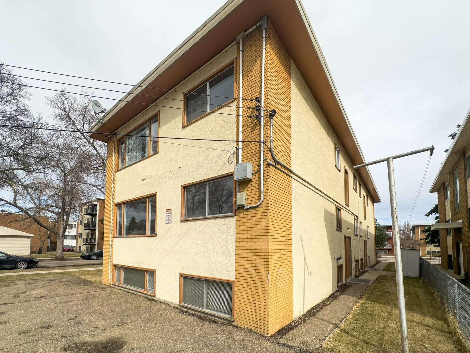 12403 117 Avenue Northwest, Edmonton, AB, T5M 3G6 - 18